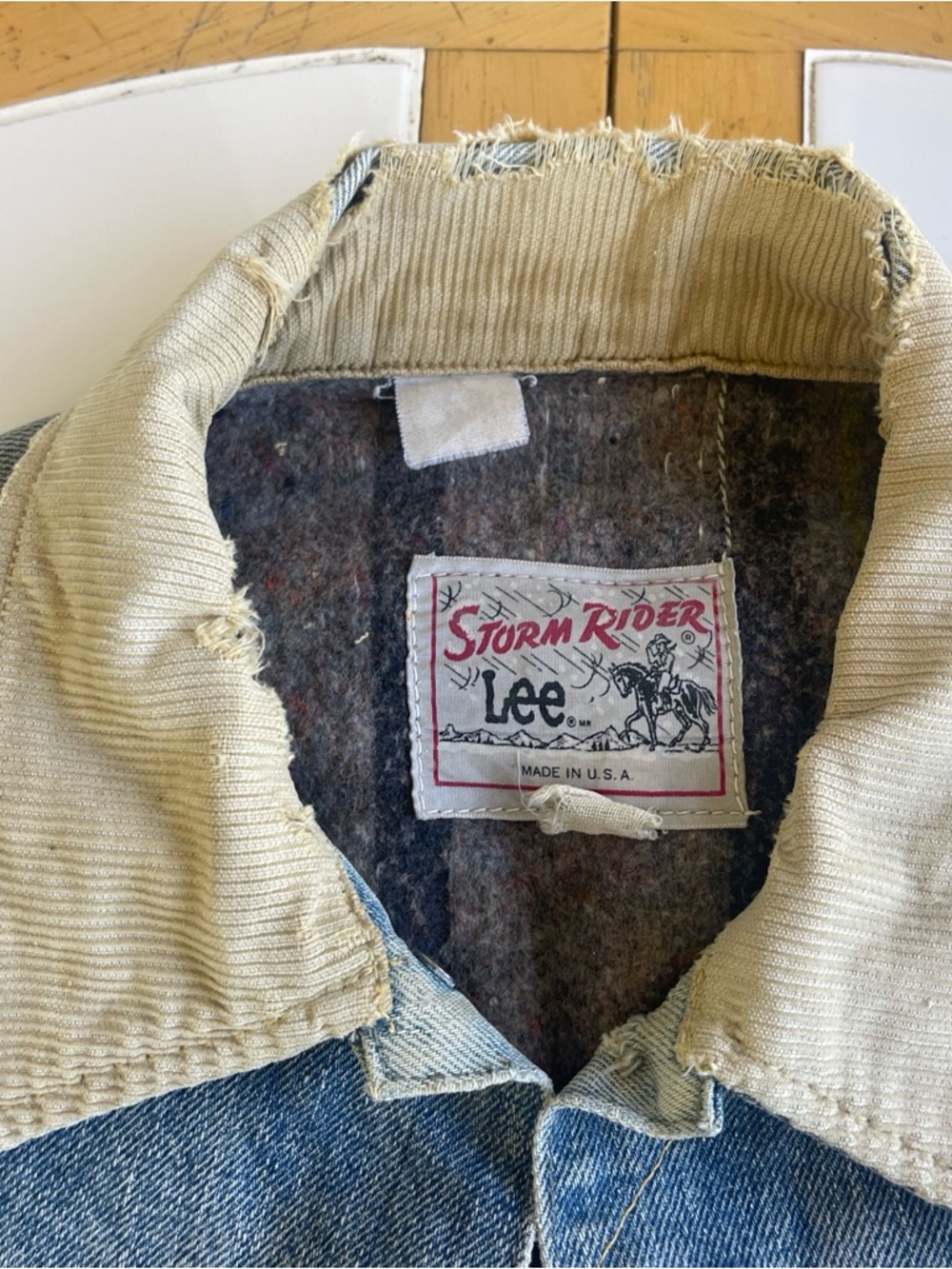 Vintage Lee Storm Rider Denim Jacket M Distressed Blanket Lined Workwear Faded - Picture 4 of 16